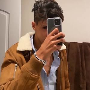 Meet your Posher, Saad